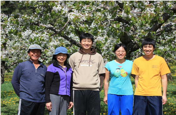 From left to right: Mr. Chen, Mrs.Chen, their first son, their daughter, their youngest son.